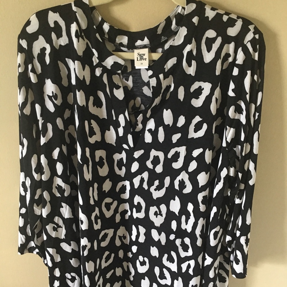 NWOT Black and white leopard print Gabbby Blouse